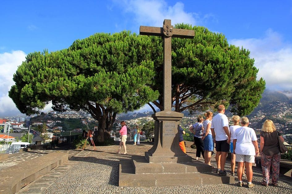 Turismo en Portugal: Vistas de Funchal desde el Mirador Pico Dos Barcelos