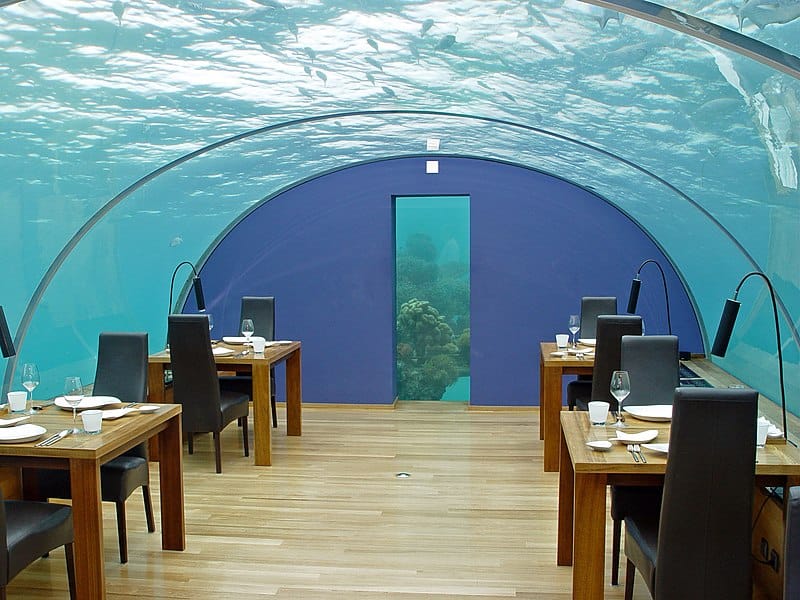 Restaurante submarino Ithaa en Maldivas. Foto de Alexey Potov, CC BY SA 2.5 Viaje islas Maldivas: Restaurante submarino Ithaa en Maldivas