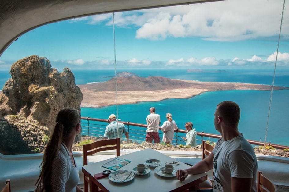 Disfrutando de la maravillosa gastronomía canaria en Lanzarote Disfrutando de la maravillosa gastronomía canaria en Lanzarote
