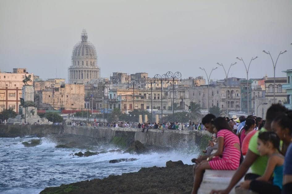El Malecón de La Habana EL MALECÓN DE LA HABANA