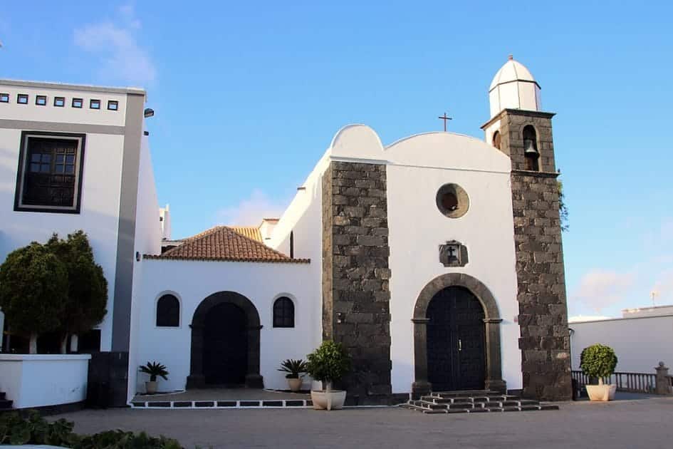 IGLESIA DE SAN BARTOLOMÉ LANZAROTE fOTO Discasto CC BY SA 4.0 wikimedia commons IGLESIA DE SAN BARTOLOMÉ LANZAROTE fOTO Discasto CC BY SA 4.0 wikimedia commons