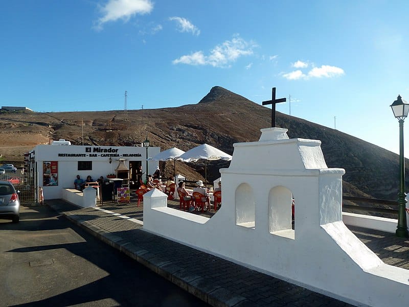 MIRADOR DE FEMÉS EN YAIZA LANZAROTE FOTO giggel CC BY 3.0 via Wikimedia Commons MIRADOR DE FEMÉS EN YAIZA LANZAROTE FOTO giggel CC BY 3.0 via Wikimedia Commons