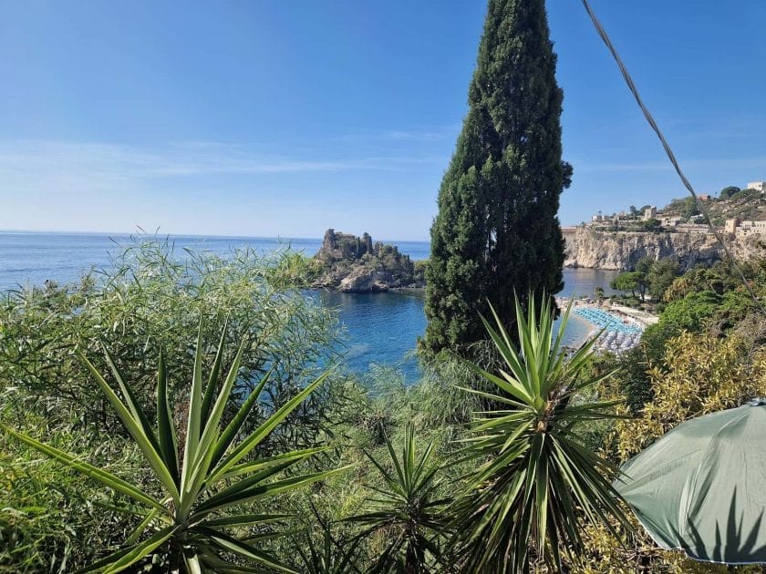 Playa de Isola Bella. Foto de Google Maps de Fabio Giannone Playas de italia: Playa de Isola Bella.