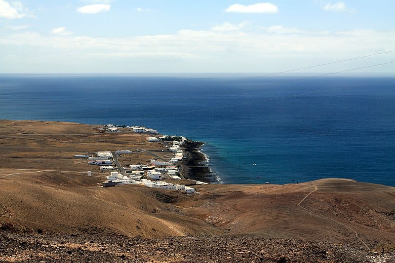 Pueblo pesquero de Playa Quemada en Lanzarote. Foto de Chmee2, CC BY SA 3.0 Pueblo pesquero de Playa Quemada en Lanzarote Foto Chmee2 CC BY SA 3.0 via Wikimedia Commons