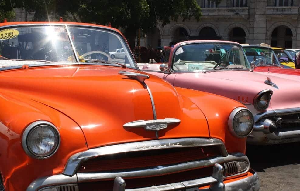 Recorrer La Habana en un coche clásico RECORRER LA HABANA EN UN COCHE CLÁSICO