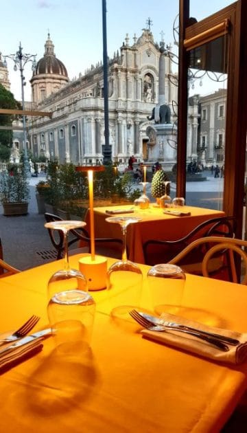 Restaurante Gulien en la Piazza del Duomo RESTAURANTE GULIEN EN LA PIAZZA DEL DUOMO DE CATANIA