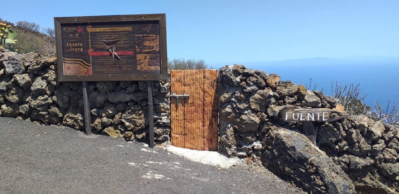 Turismo en El Hierro: Fuente de Isora. Foto de Google Maps de J. Gabriel Sabina Ramos Turismo en El Hierro: Fuente de Isora.