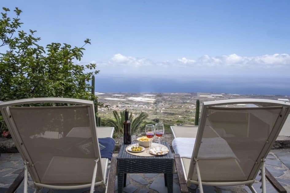 Turismo en El Hierro: vistas desde la Casa Rural El Lunchón Turismo en El Hierro Vistas desde la Casa Rural El Lunchón