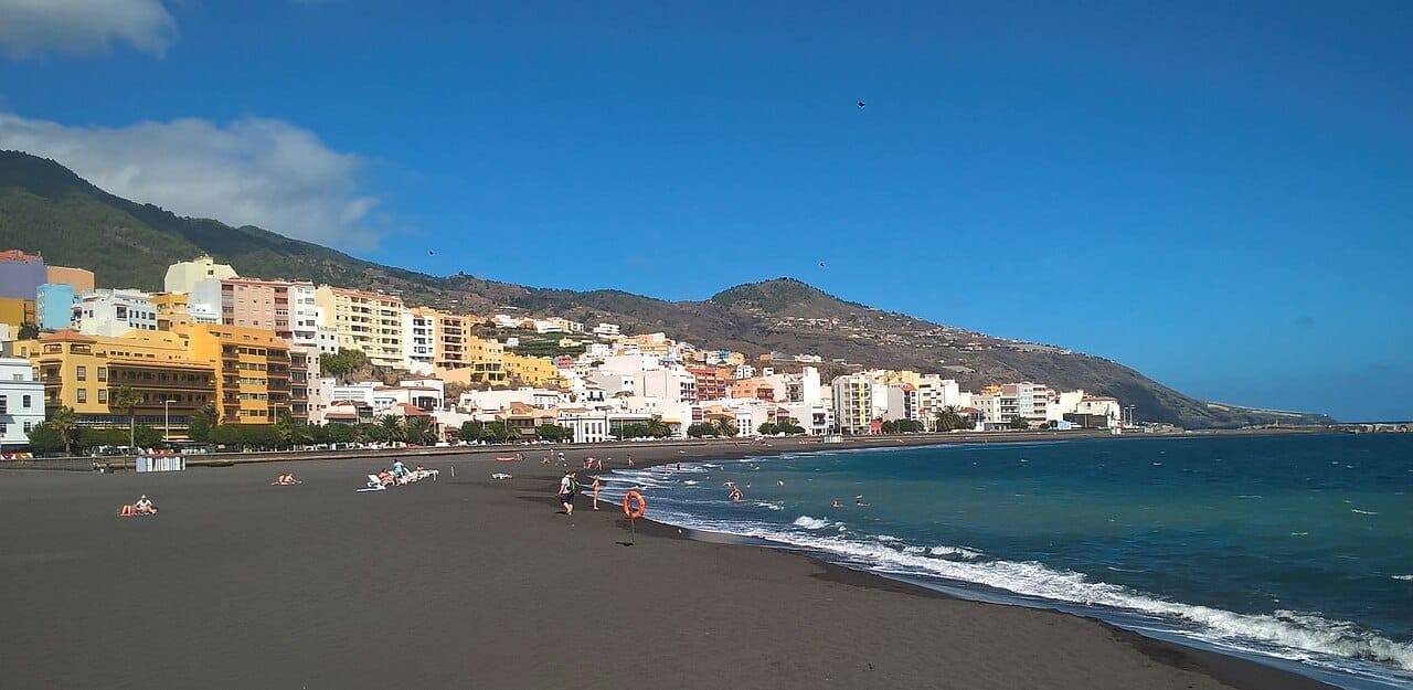 Playa de Santa Cruz de La Palma. Foto de Hans Peter Balfanz, CC BY SA 3.0 Playa de Santa Cruz de La Palma. Foto de Hans Peter Balfanz, CC BY SA 3.0