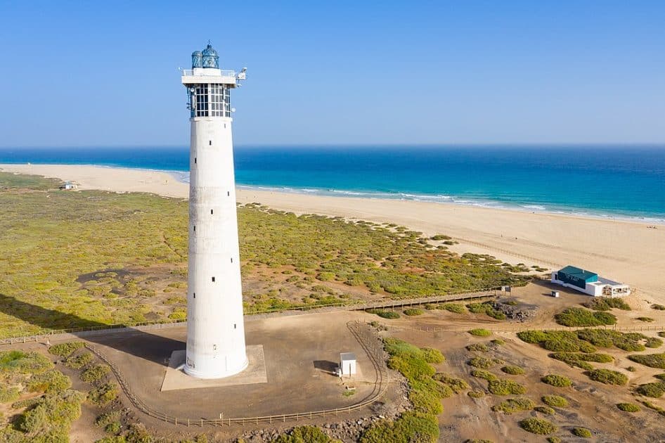 Qué ver en Fuerteventura Faro de Morro Jable. Foto de dronepicr, CC BY 2.0