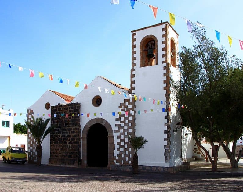 Qué ver en Fuerteventura Iglesia de San Miguel Arcángel. Foto de H. Zell, CC BY SA 3.0