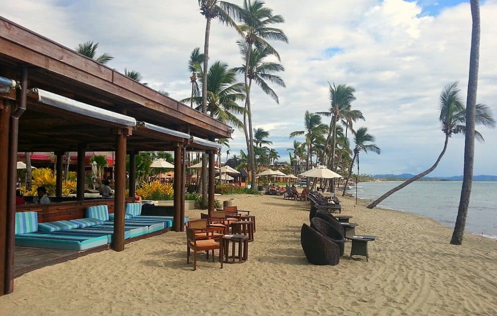 Restaurante frente a la playa en Denarau Island. Foto de Fijiisparadise.