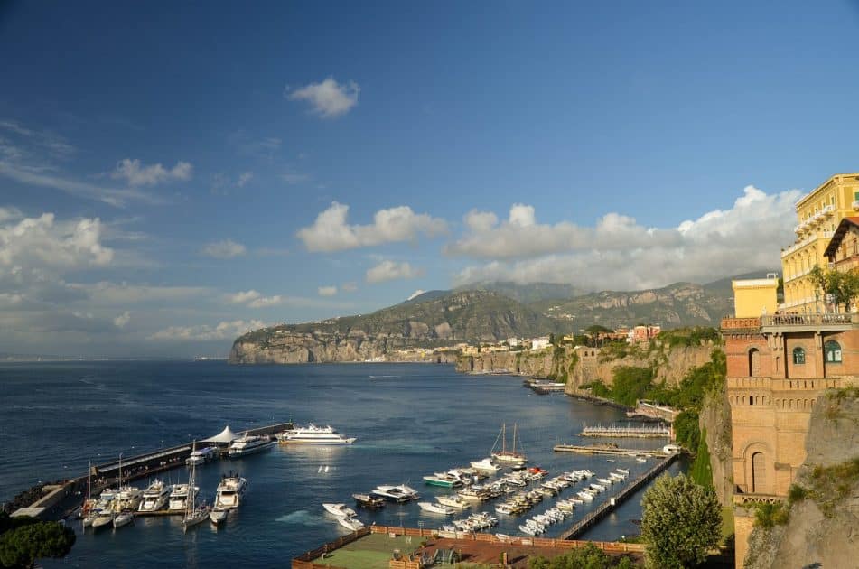 Sorrento, un puerto desde el que viajar a Capri en ferry Sorrento, un puerto desde el que viajar a Capri en ferry