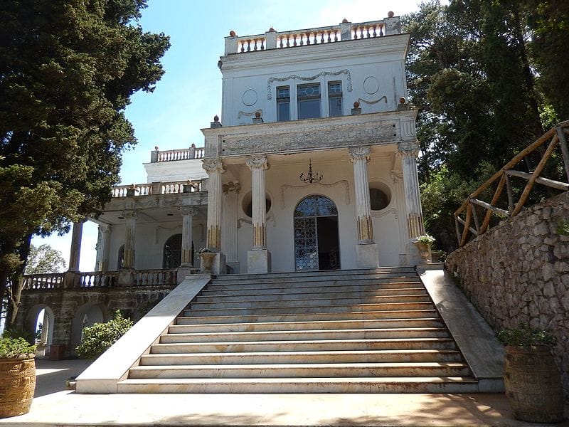 Villa Lysis, uno de los lugares imprescindibles que ver en Capri. Foto de Gerd Fahrenhorst, CC BY 4.0 Villa Lysis, uno de los lugares imprescindibles que ver en Capri. Foto de Gerd Fahrenhorst, CC BY 4.0