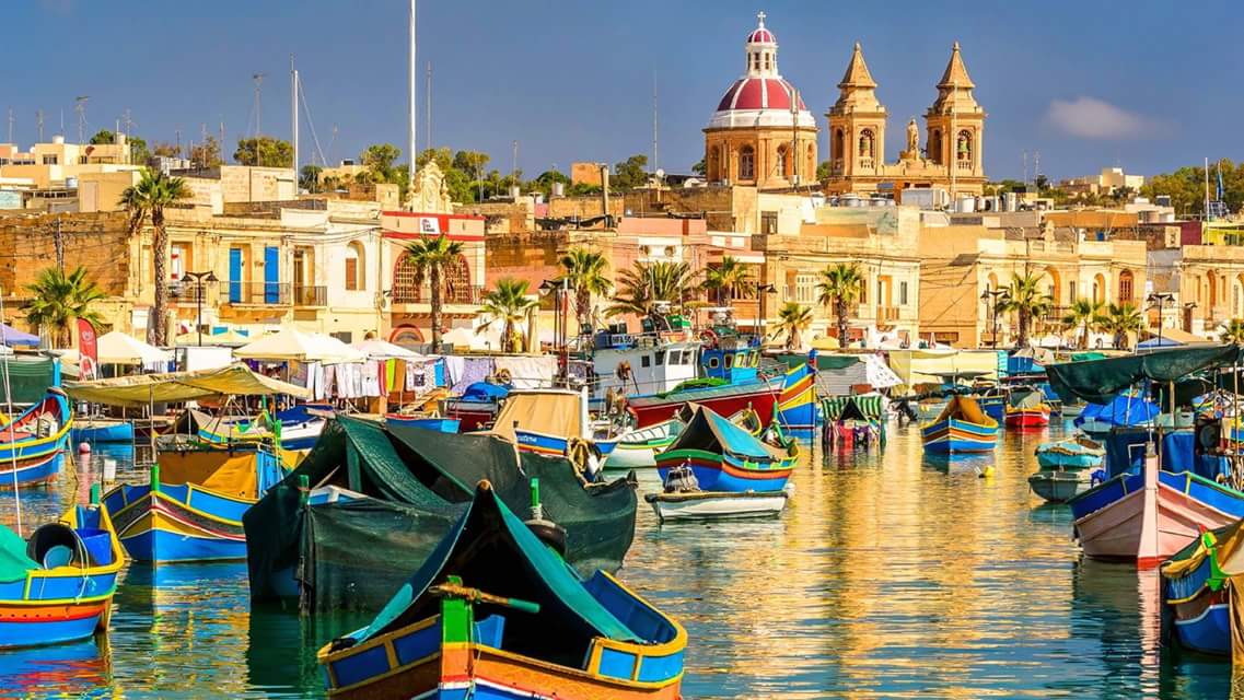 Qué hacer en Malta - Asistir al Mercado del Pescado de Marsaxlokk los domingos por la mañana. Foto de Google Maps de Slavatore Patacca Qué hacer en Malta Asistir al Mercado del Pescado de Marsaxlokk los domingos por la mañana. Foto de Google Maps de Slavatore Patacca