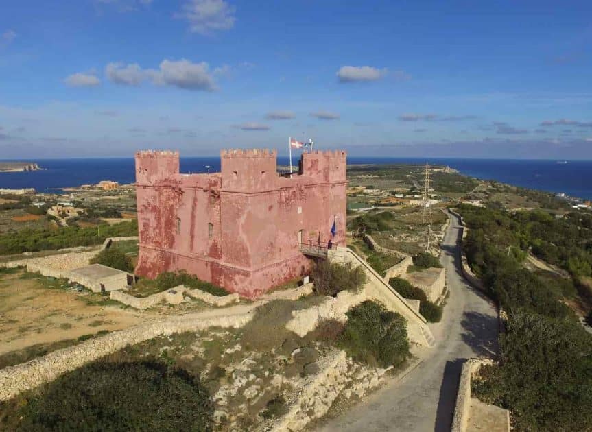 Qué ver en Malta - Red Tower Qué ver en Malta Red Tower