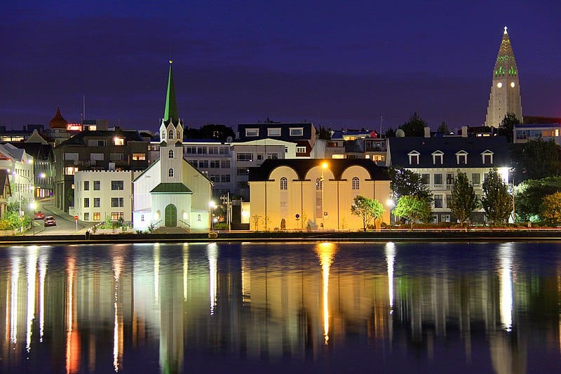 Turismo en Islandia Reikiavik. Foto de O Palsson, CC BY 3.0