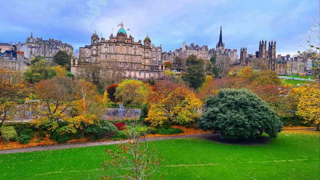 Qué hacer en Edimburgo Princes Street Gardens. Foto de Google Maps de Denise Megan Moore