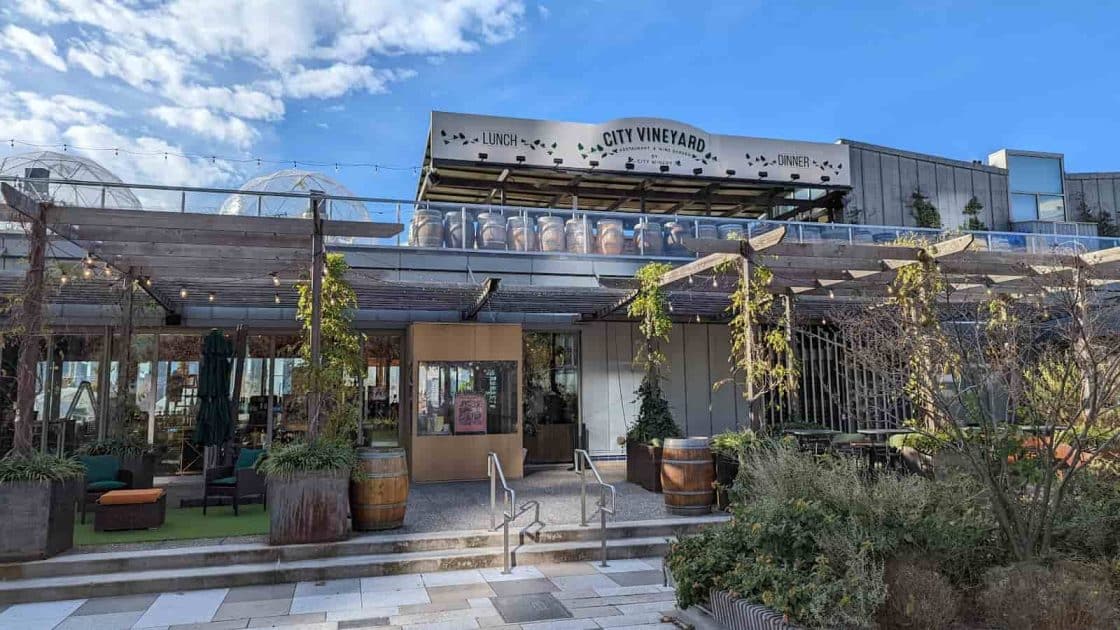 Qué ver en Manhattan City Vineyard en Tribeca. Foto de Google Maps de J Will Qué ver en Manhattan City Vineyard en Tribeca. Foto de Google Maps de J Will