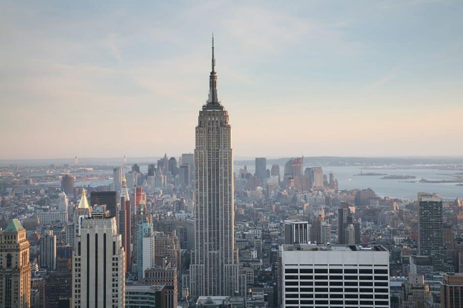 Qué ver en Manhattan Empire State Building. Foto de Daniel Schwen Qué ver en Manhattan Empire State Building. Foto de Daniel Schwen