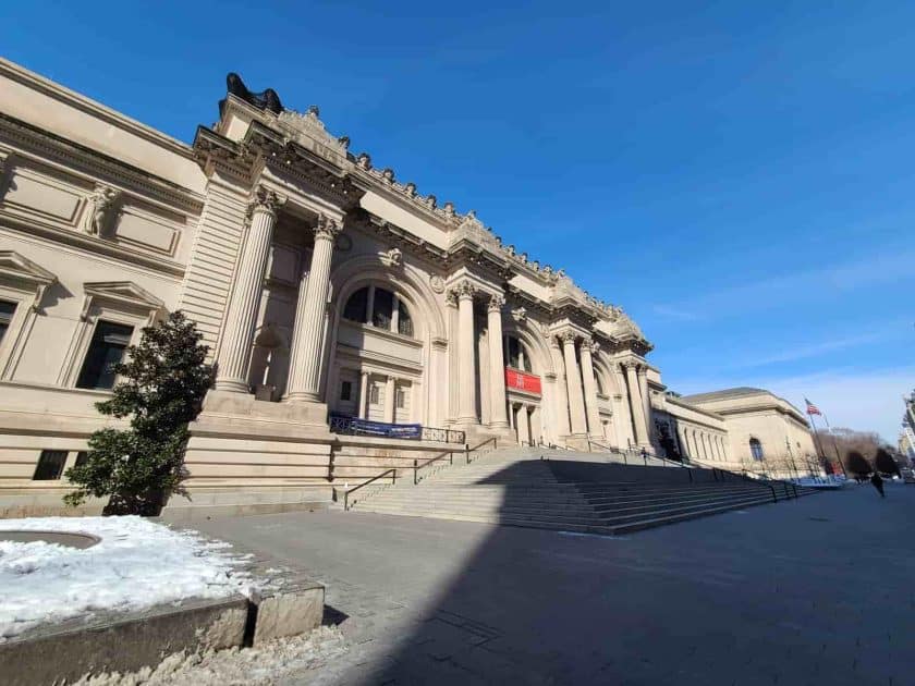 Qué ver en Manhattan Fachada del Museo Metropolitano de Arte (The Met). Foto de Google Maps de Caleb Qué ver en Manhattan Fachada del Museo Metropolitano de Arte (The Met). Foto de Google Maps de Caleb