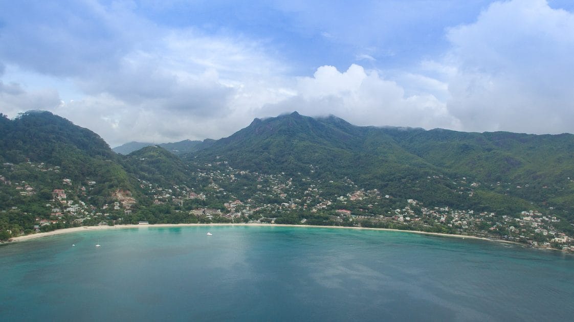 Viajar a las islas Seychelles Playa Beau Vallon. Foto de dronepicr, CC BY 2.0 Viajar a las islas Seychelles Playa Beau Vallon. Foto de dronepicr, CC BY 2.0