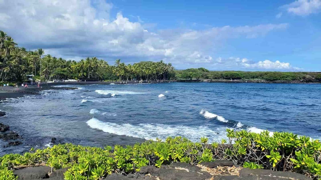 Viaje a Hawái Punaluu Black Sand Beach. Foto de Google Maps de Bev Conover Viaje a Hawái Punaluu Black Sand Beach. Foto de Google Maps de Bev Conover