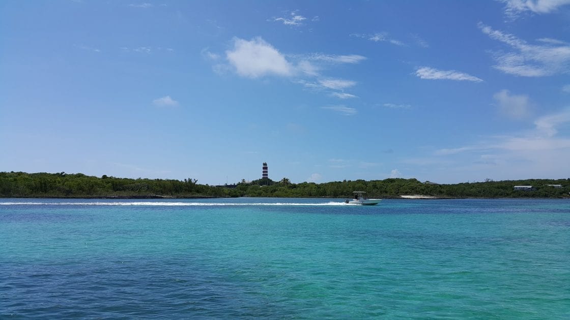 Viajes a las Bahamas Faro de Hope Town. Foto de Google Maps de Mitch Fils