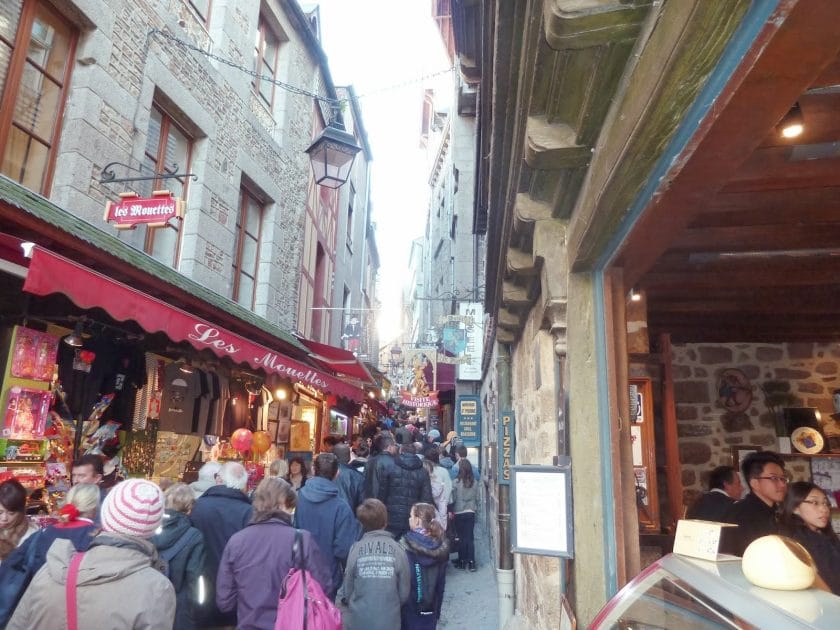 Visitar Mont Saint Michel Grande Rue. Foto de Google Maps de Peter Griese