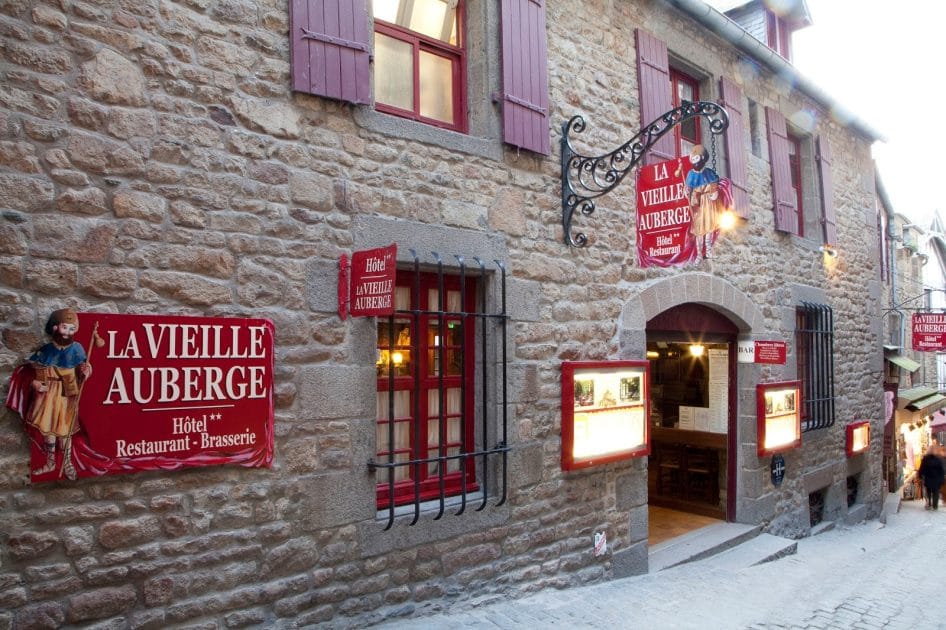 Visitar Mont Saint Michel La Vieille Auberge. Foto de Google Maps de La Vieille Auberge Mont Saint Michel