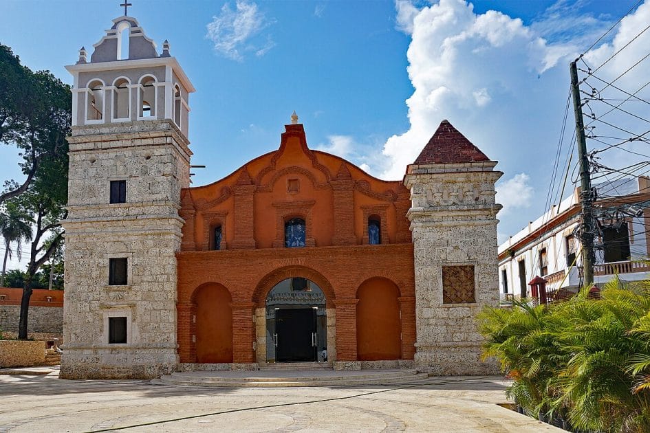 Ciudad Colonial de Santo Domingo Catedral Castrense Santa Bárbara. Foto de Google Maps de Luis Utria
