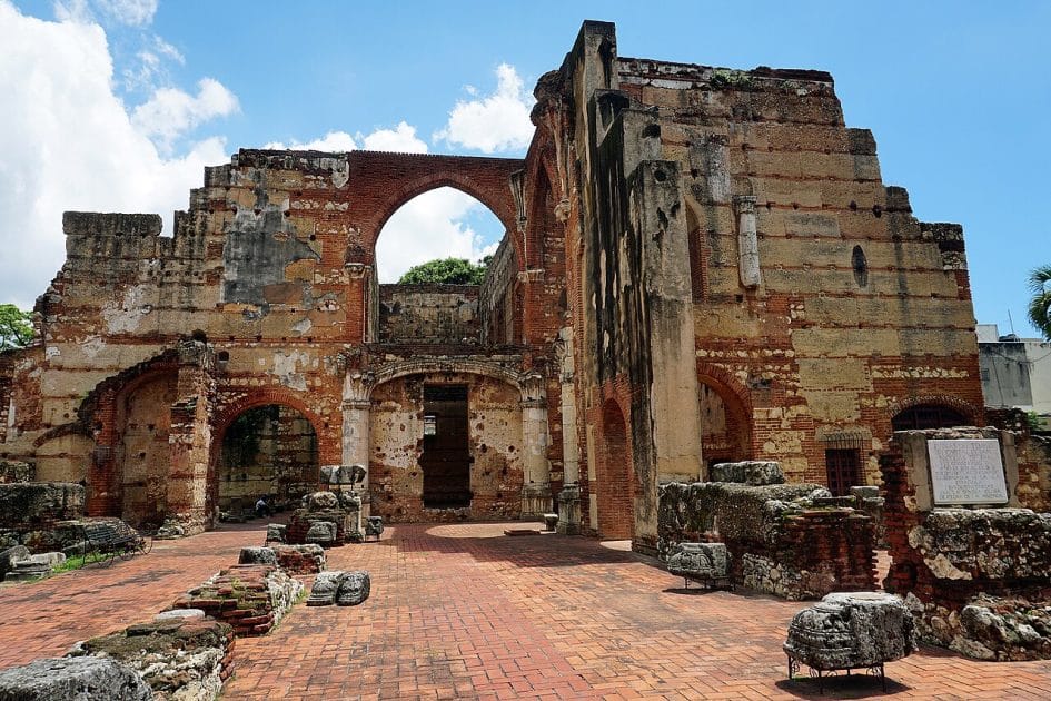 Ciudad Colonial de Santo Domingo Hospital de San Nicolás de Bari. Foto de Mariordo (Mario Roberto Durán Ortiz), CC BY SA 4.0