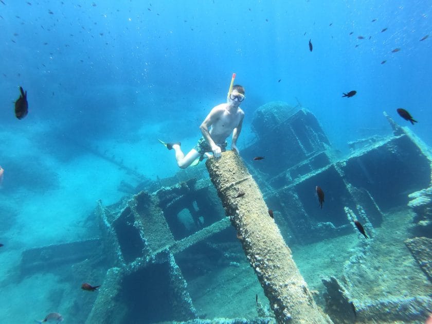 Isla de Elba, Italia Naufragio del Elviscot en el Relitto di Pomonte. Foto de Google Maps de Riccardo Cerutti Isla de Elba, Italia Naufragio del Elviscot en el Relitto di Pomonte. Foto de Google Maps de Riccardo Cerutti