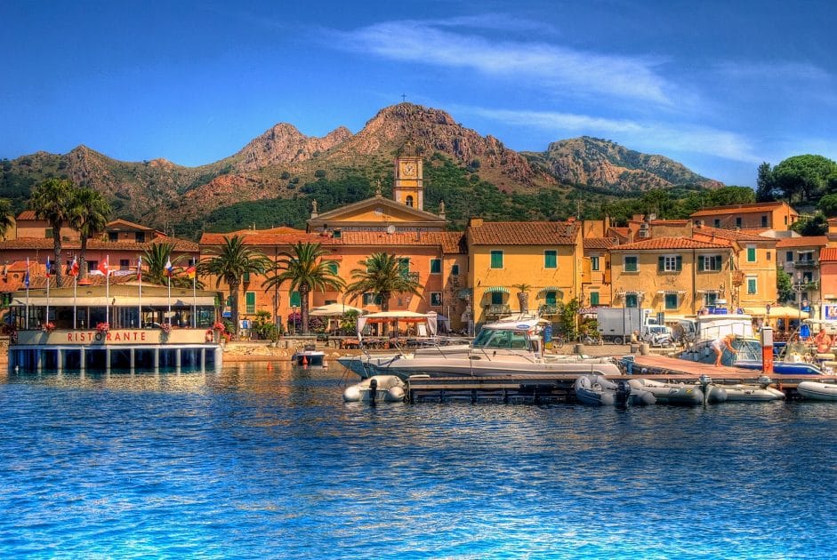 Isla de Elba, Italia Paseo Marítimo de Porto Azzurro. Foto de Google Maps de Marie Jirousek Isla de Elba, Italia Paseo Marítimo de Porto Azzurro. Foto de Google Maps de Marie Jirousek