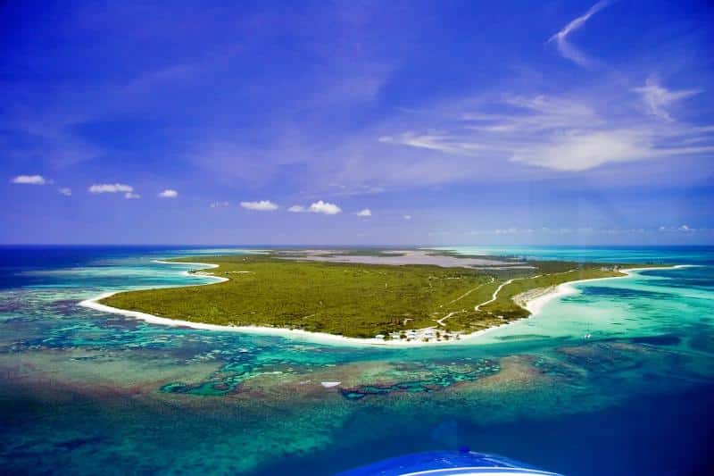 Turismo en Islas Vírgenes Británicas Isla coralina de Anegada