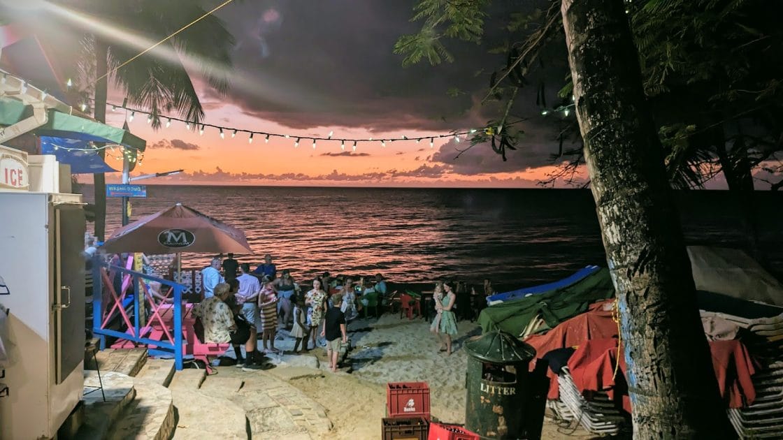 Viajar a Barbados Chiringuito Stoli en Mullins Beach. Foto de Google Maps de mark rallo Viajar a Barbados Chiringuito Stoli en Mullins Beach. Foto de Google Maps de mark rallo
