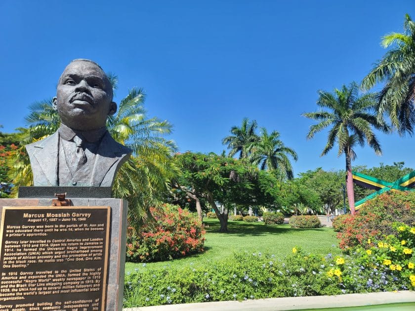 Viajes a Jamaica Emancipation Park. Foto de Google Maps de Bogdan Tretyak