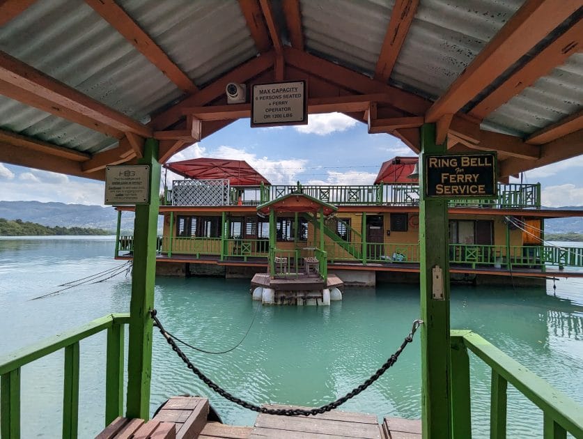 Viajes a Jamaica The House Boat Grill. Foto de Google Maps de Sally Van Eycke