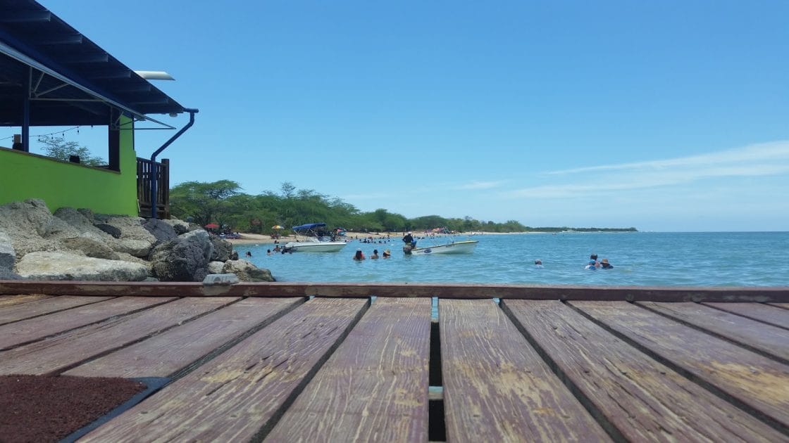 Viajes a Puerto Rico Playa Combate. Foto de Google Maps de Joe Montalvo