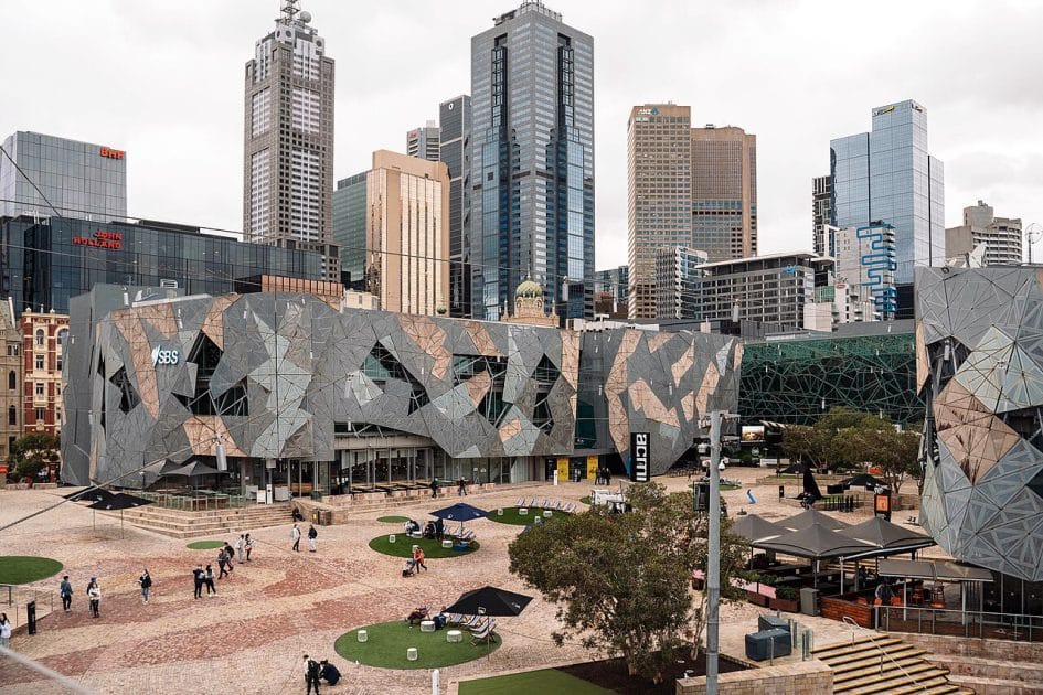 Qué ver en Melbourne ACMI en Fed Square. Foto de Ravalight, CC BY SA 4.0 Qué ver en Melbourne ACMI en Fed Square. Foto de Ravalight, CC BY SA 4.0