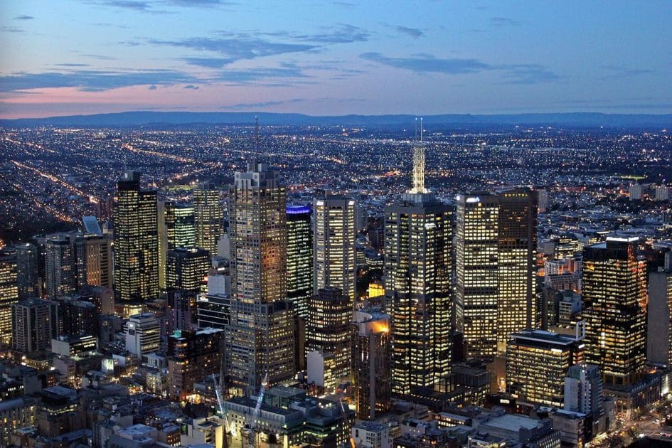 Qué ver en Melbourne Vistas desde el Eureka Skydeck al atardecer. Foto de Nazareth College, CC BY 2.0 Qué ver en Melbourne Vistas desde el Eureka Skydeck al atardecer. Foto de Nazareth College, CC BY 2.0