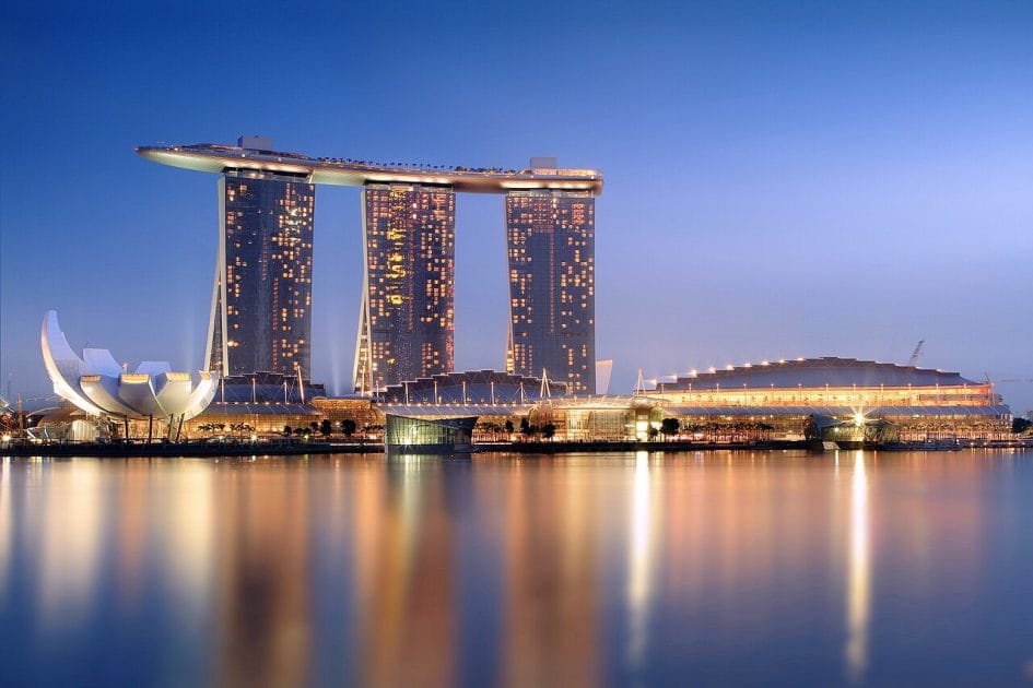 Qué ver en Singapur Marina Bay Sands. Foto de Someformofhuman, CC BY SA 3.0