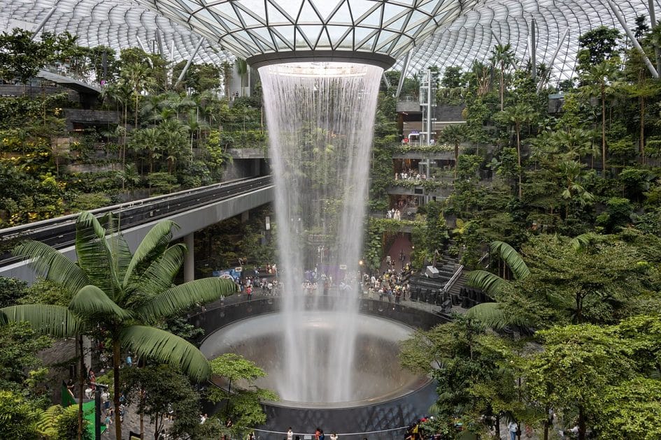Qué ver en Singapur Rain Vortex y Shiseido Forest Valley. Foto de Mike Peel (www.mikepeel.net), CC BY SA 4.0