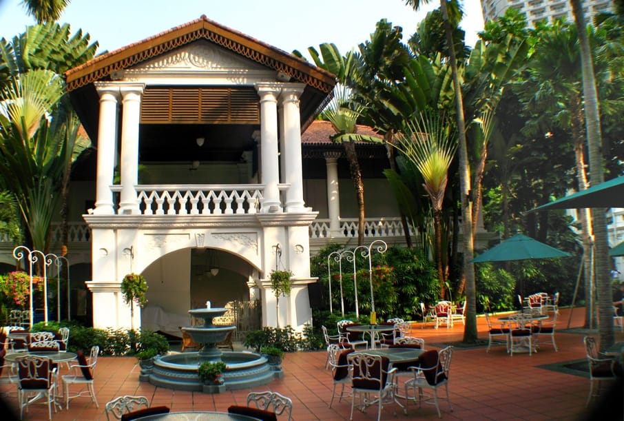 Qué ver en Singapur Terraza en el Raffles Hotel., CC BY SA 2.0