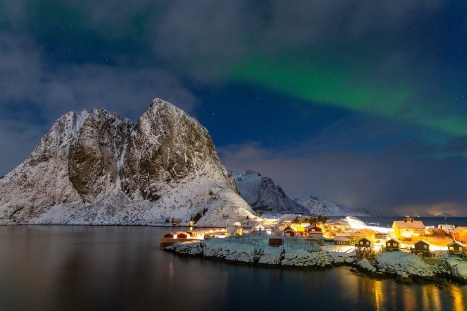 Viaje a Islas Lofoten, Noruega Aurora boreal en Hamnoy. Foto de Google Maps de Keith Häsler (kiselstone)