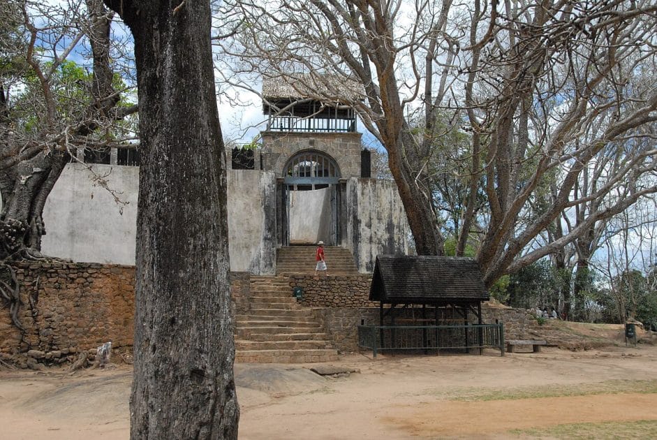 Arquitectura en Madagascar, Puerta de acceso al Palacio Real de Ambohimanga