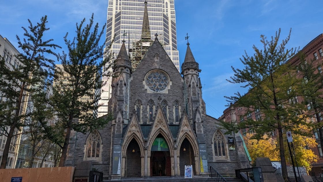 Principales atracciones en Montreal, Quebec, Canadá Christ Church Cathedral. Foto de Google Maps de Ricky Leung