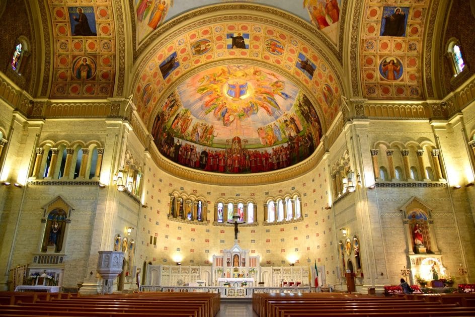 Principales atracciones en Montreal, Quebec, Canadá Iglesia Madonna della Difesa. Foto de Google Maps de Carmignuzzo T