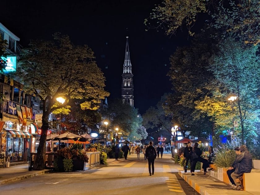 Principales atracciones en Montreal, Quebec, Canadá Quartier Latin. Foto de Google Maps de Shuichi Aizawa
