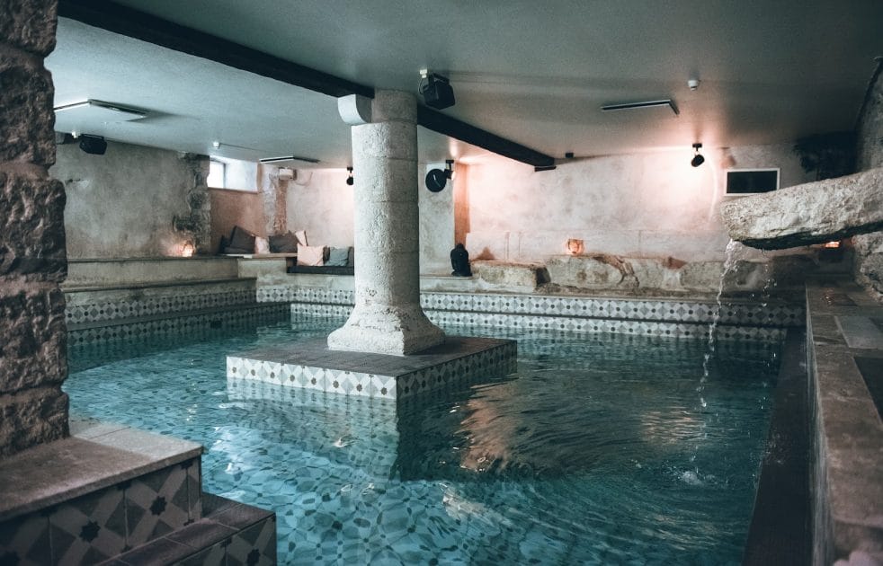 Hoteles en Gotland, Suecia. Piscina cubierta del Clarion Hotel Wisby. 